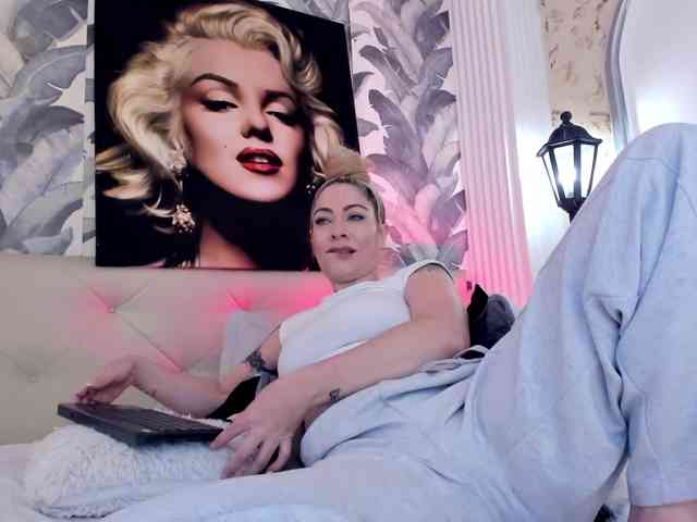viktoria-davis webcam