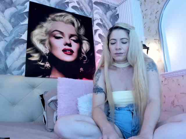 viktoria-davis webcam