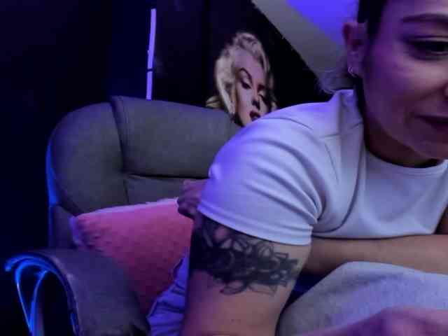 viktoria-davis webcam