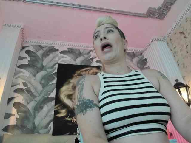 viktoria-davis webcam