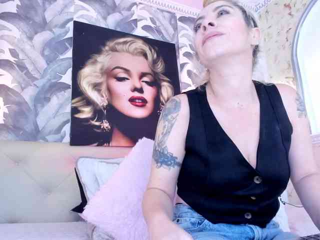 viktoria-davis webcam