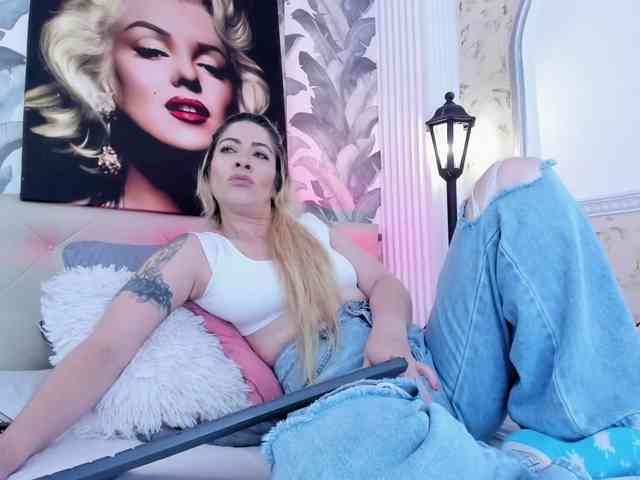viktoria-davis webcam