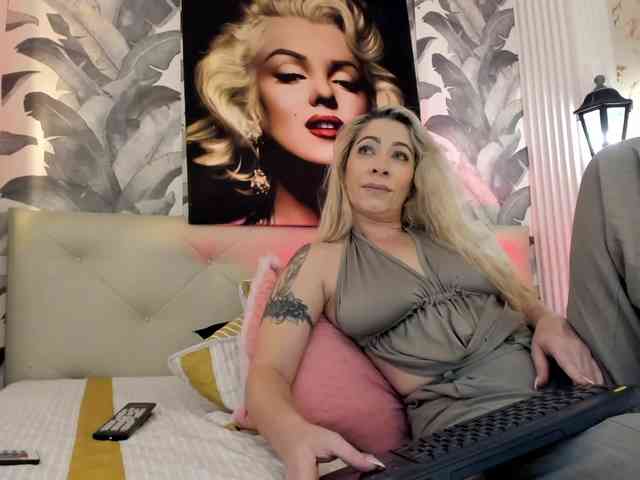 viktoria-davis webcam