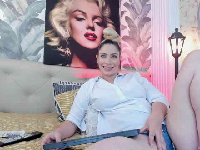 viktoria-davis webcam