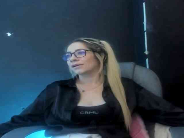 viktoria-davis webcam