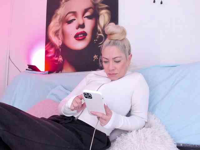 viktoria-davis webcam