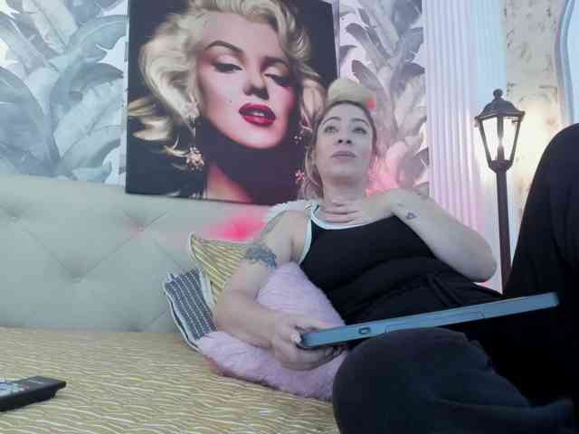 viktoria-davis webcam