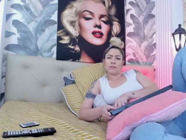 viktoria-davis webcam