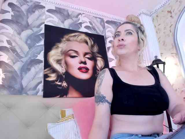 viktoria-davis webcam