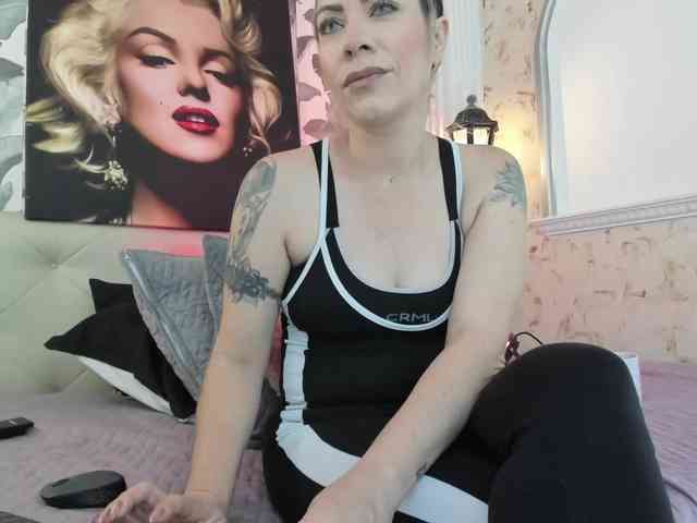 viktoria-davis webcam