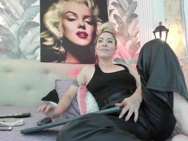viktoria-davis webcam