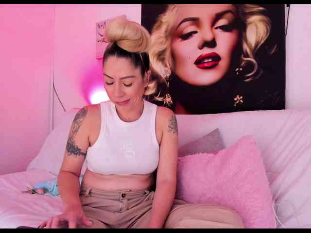 viktoria-davis webcam