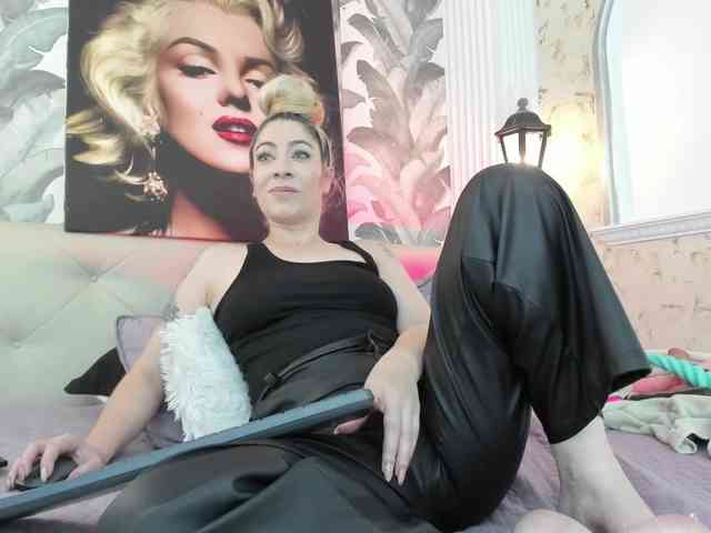 viktoria-davis webcam