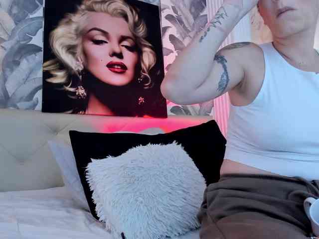 viktoria-davis webcam