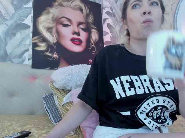 viktoria-davis webcam