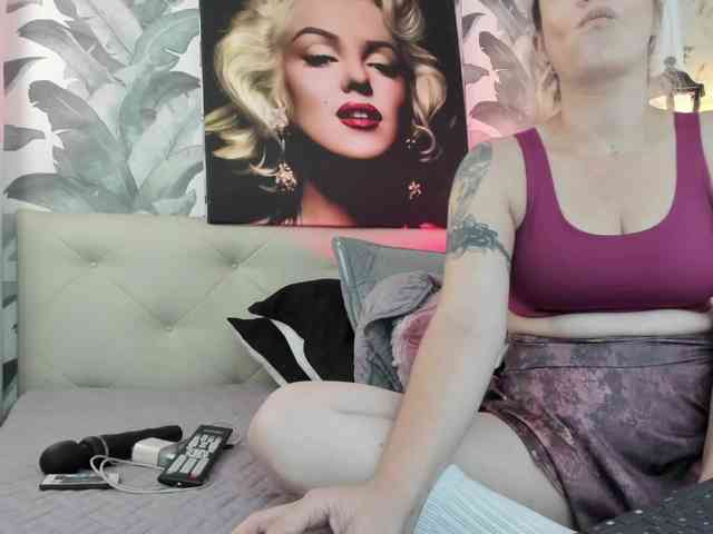viktoria-davis webcam