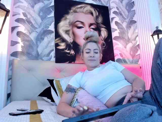 viktoria-davis webcam