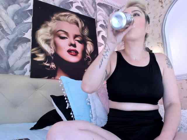 viktoria-davis webcam