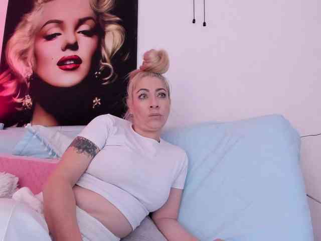 viktoria-davis webcam