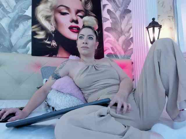 viktoria-davis webcam