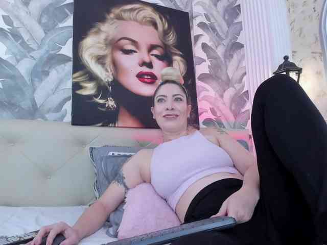 viktoria-davis webcam