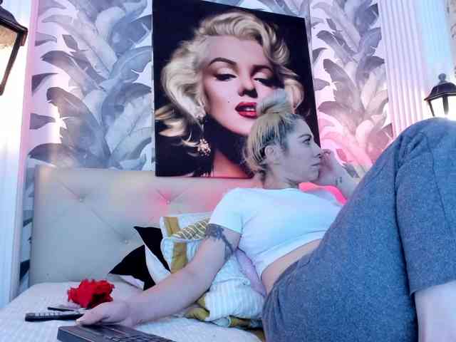 viktoria-davis webcam