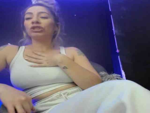 viktoria-davis webcam
