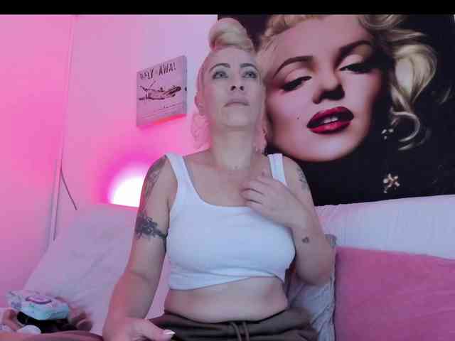 viktoria-davis Live Webcam on BongaCams