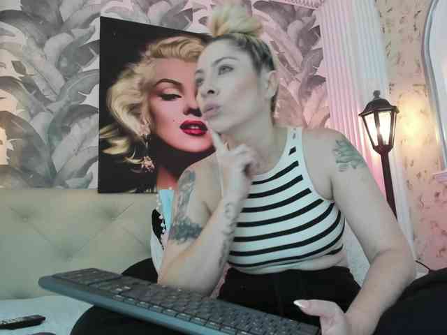 viktoria-davis webcam