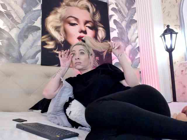 viktoria-davis webcam