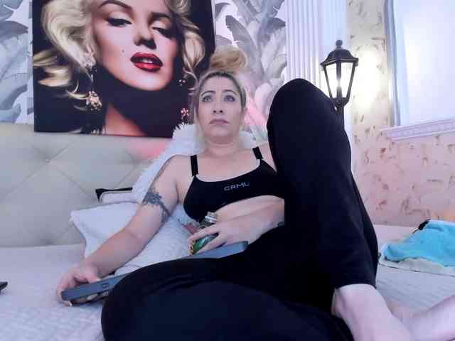 viktoria-davis webcam