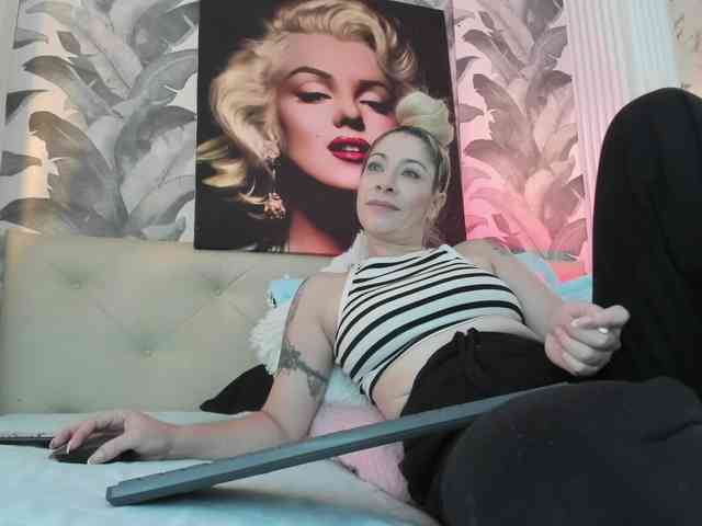 viktoria-davis webcam