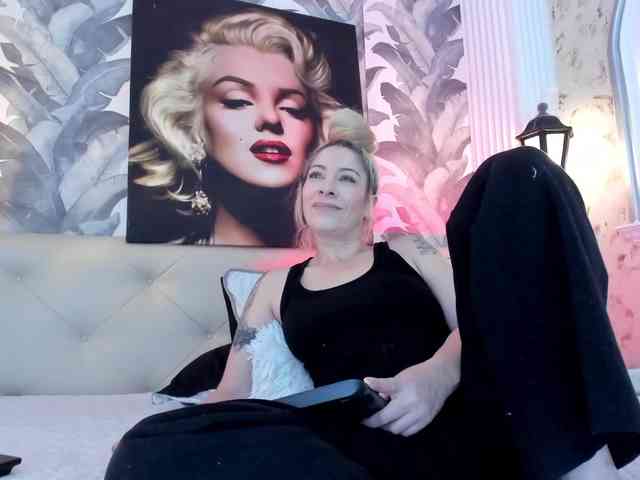 viktoria-davis webcam