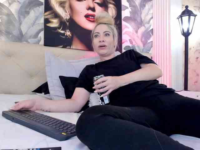 viktoria-davis webcam
