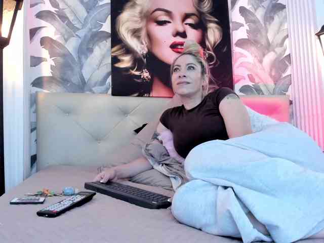 viktoria-davis webcam