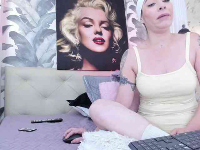 viktoria-davis webcam