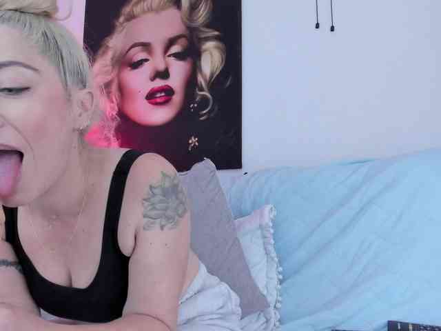 viktoria-davis webcam