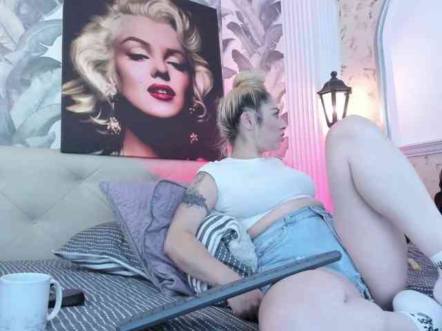 viktoria-davis webcam