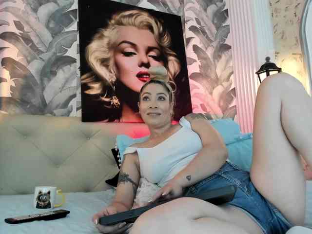 viktoria-davis webcam