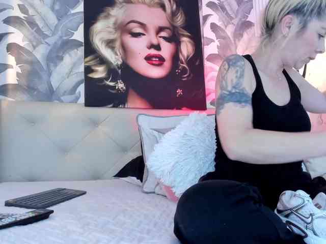 viktoria-davis webcam
