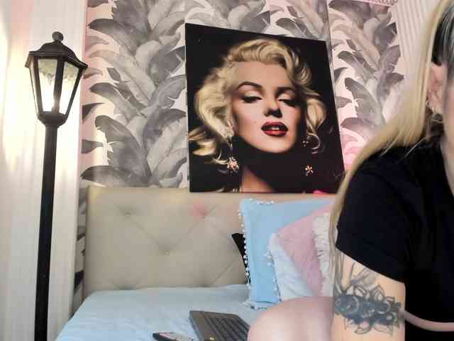 viktoria-davis webcam