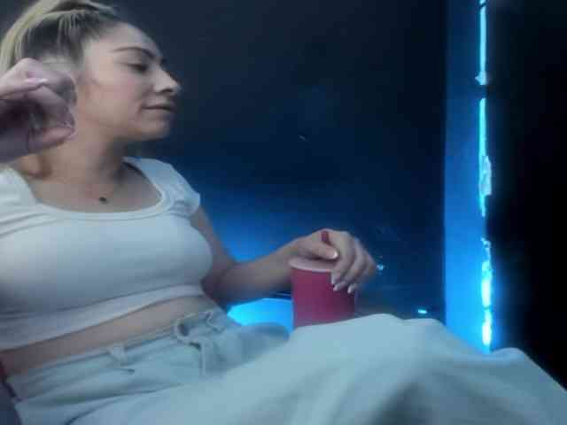 viktoria-davis webcam