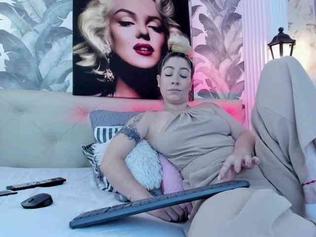 viktoria-davis webcam