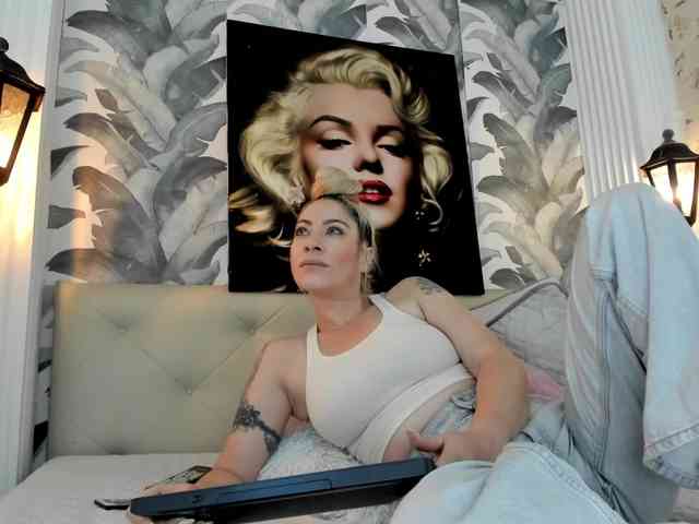 viktoria-davis webcam