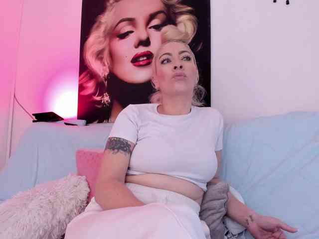 viktoria-davis webcam