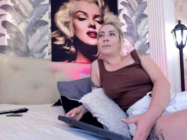 viktoria-davis webcam