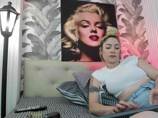 viktoria-davis webcam