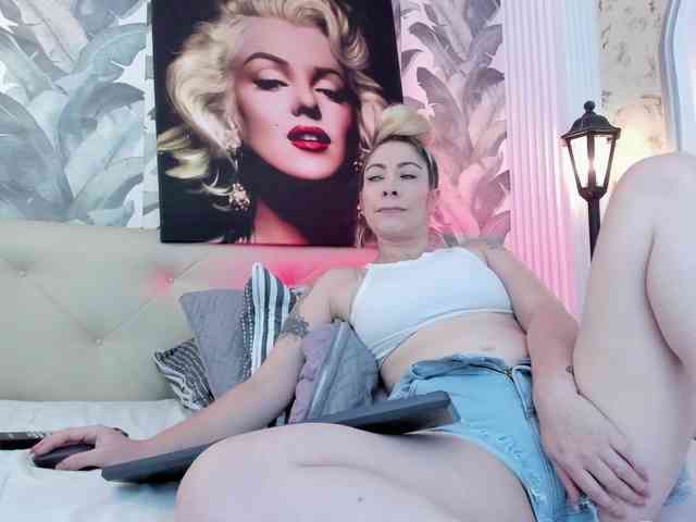viktoria-davis webcam