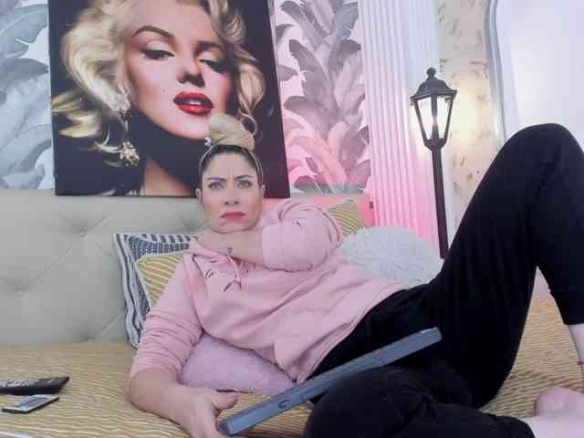 viktoria-davis webcam