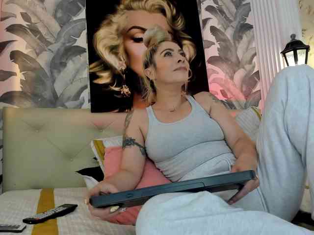 viktoria-davis webcam